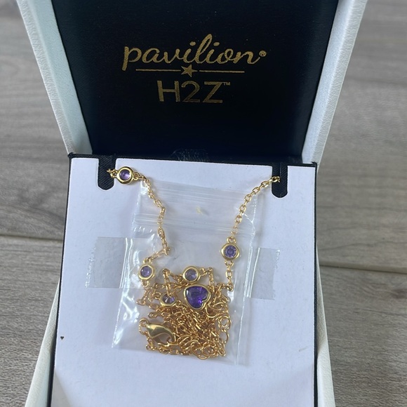 Gold Heart Necklace 💕 - Picture 5 of 7